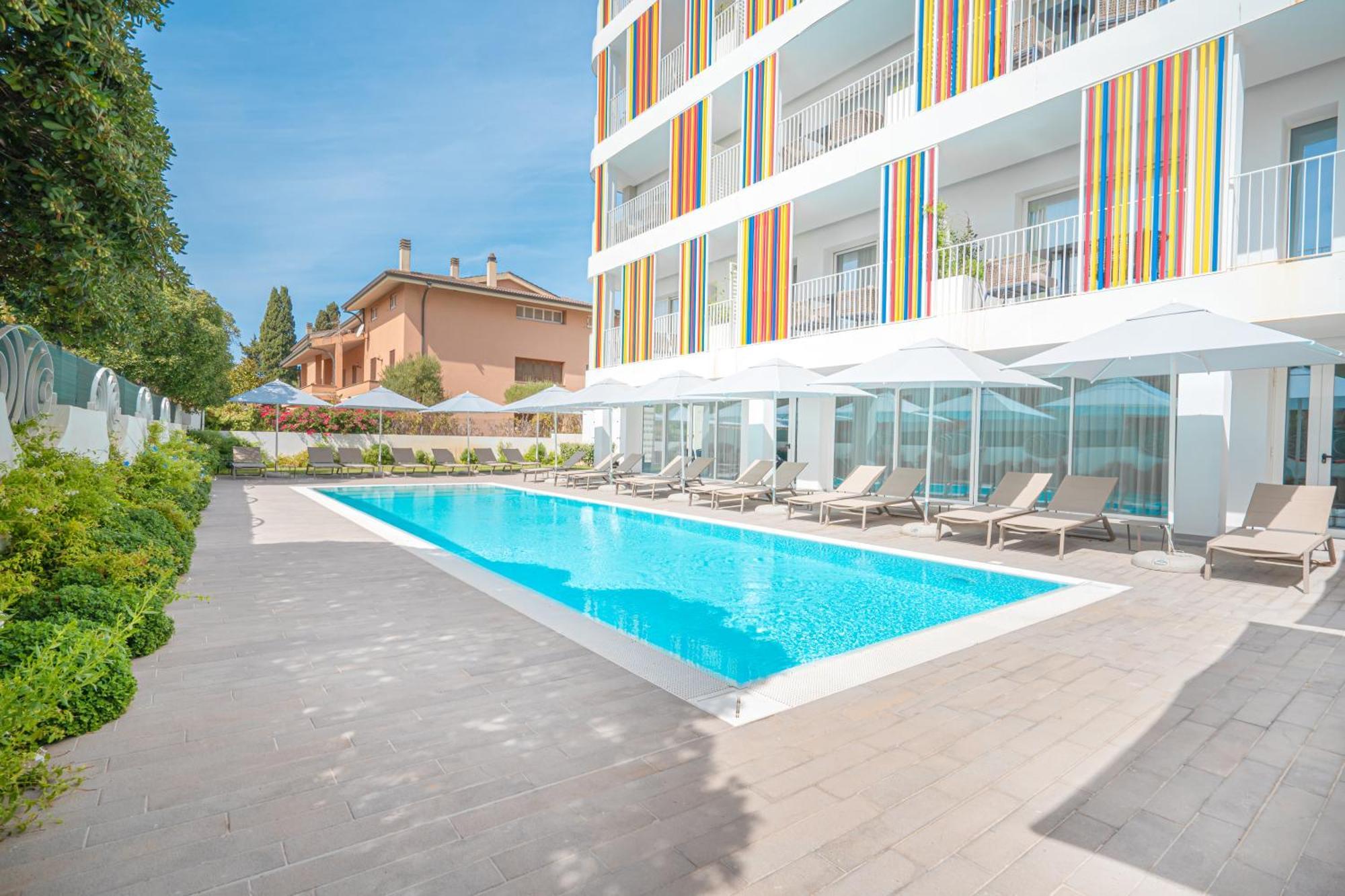 Felix Hotels - Hotel Felix Олбия Екстериор снимка